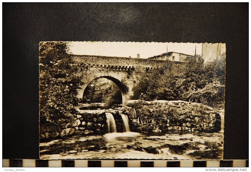 CPA, 07, Privas En Vivarais - Le Pont Louis XIII Sur L´Ouvèze - Privas