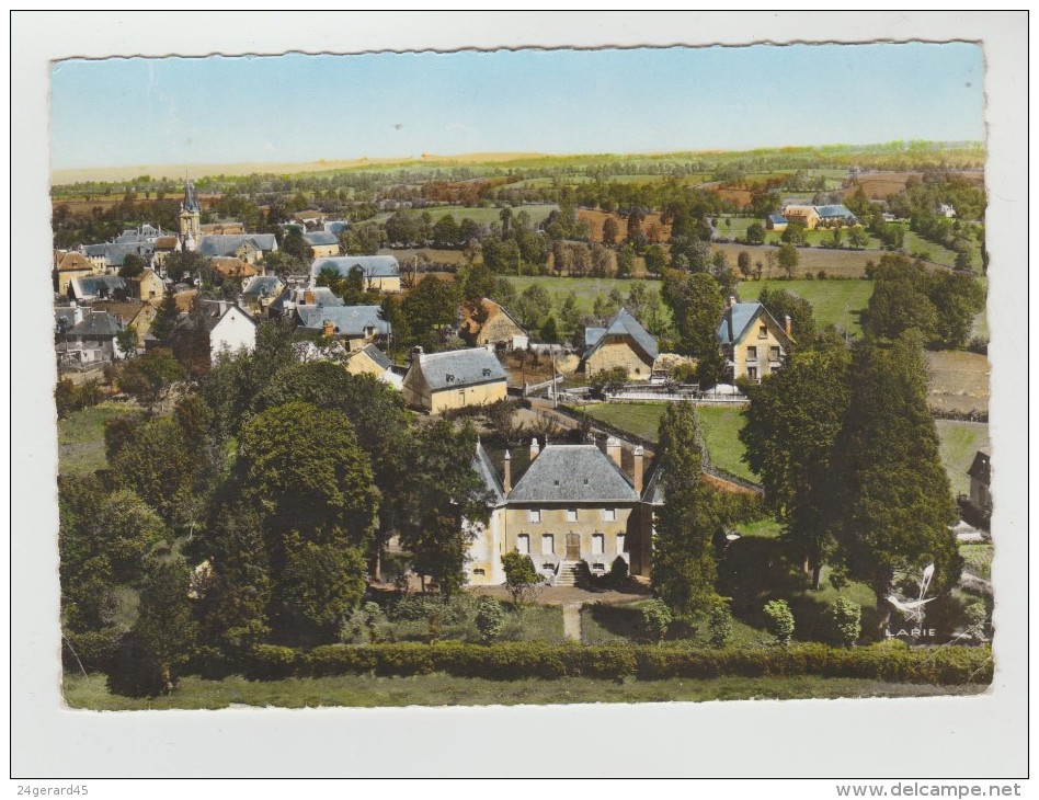 CPSM CHAUSSENAC (Cantal) - En Avion Au-dessus De.....Le Château Et Vue D'ensemble - Autres & Non Classés