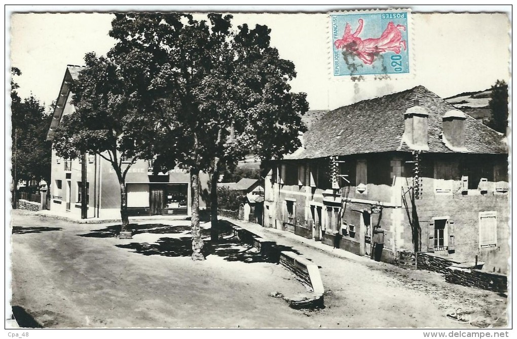 Lozère : Bagnols LesBains, Place De La Poste - Le Bleymard