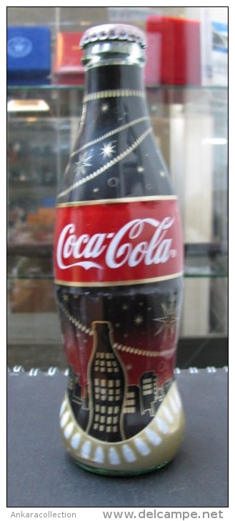 AC - COCA COLA 2011 SHRINK WRAPPED EMPTY GLASS BOTTLE & CROWN CAP TURKEY - Bouteilles