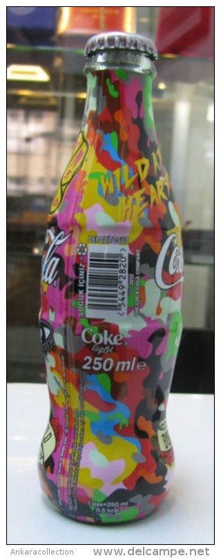 AC - COCA COLA & MUDO SHRINK WRAPPED EMPTY GLASS BOTTLE & CROWN CAP 250 Ml LIMITED EDITION TURKEY - Bottles