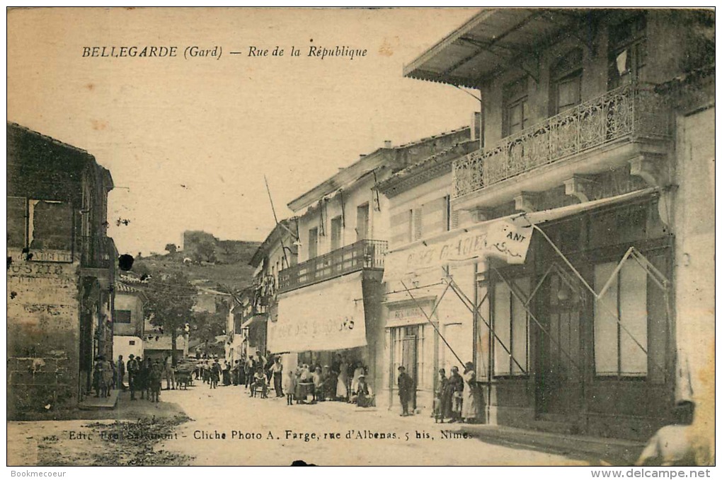 30 BELLEGARDE    RUE DE LA REPUBLIQUE    (RESTAURANT  GLACIER?????) - Bellegarde