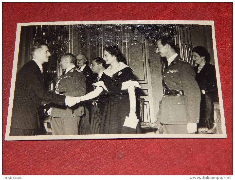 PRINCESSE JOSEPHINE CHARLOTTE Et Le Grand Duc Jean De Luxembourg Au Palais De Bruxelles Le 17-03-1953 - Familles Royales