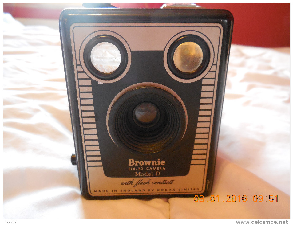 Appareil Photo, Brownie Six-20 Model D - Appareils Photo