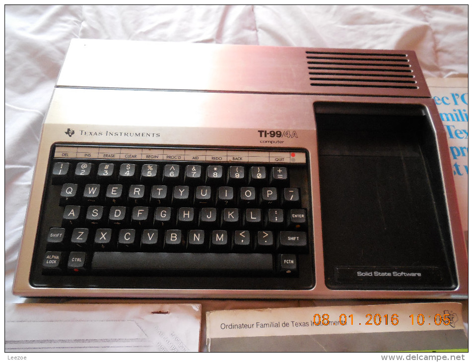 Rétro Console Jeux Vidéo, Vintage, Ordinateur Jeux Vidéo, Texas Instruments TI-99/4A + Jeux - Autres & Non Classés