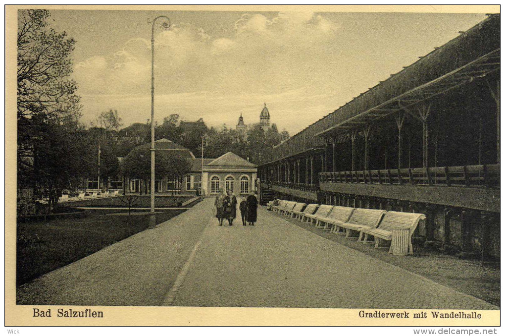 AK Bad Salzuflen Bei Bad Meinberg, Detmold, Lämershagen, Lippe, Teutoburger Wald -GRADIERWERK MIT WANDELHALLE U. MENSCHE - Bad Salzuflen