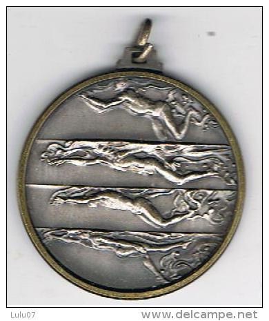 Médaille Ancienne  Natation  4 Nages  Verso Am  42 Mm X 3 Mm - Natation