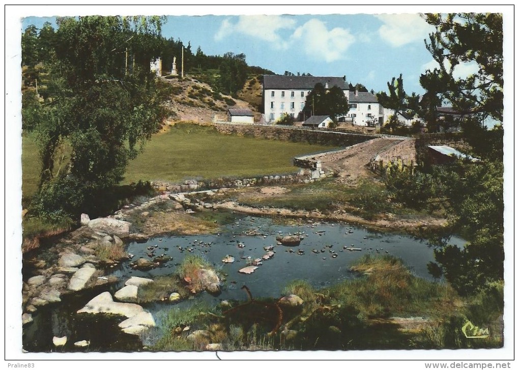 ENVIRONS D' AUMONT AUBRAC, STATION ESTIVALE, CENTRE TOURISTIQUE ET GASTRONOMIQUE - Lozère 48 - Circulé 1978 - Aumont Aubrac