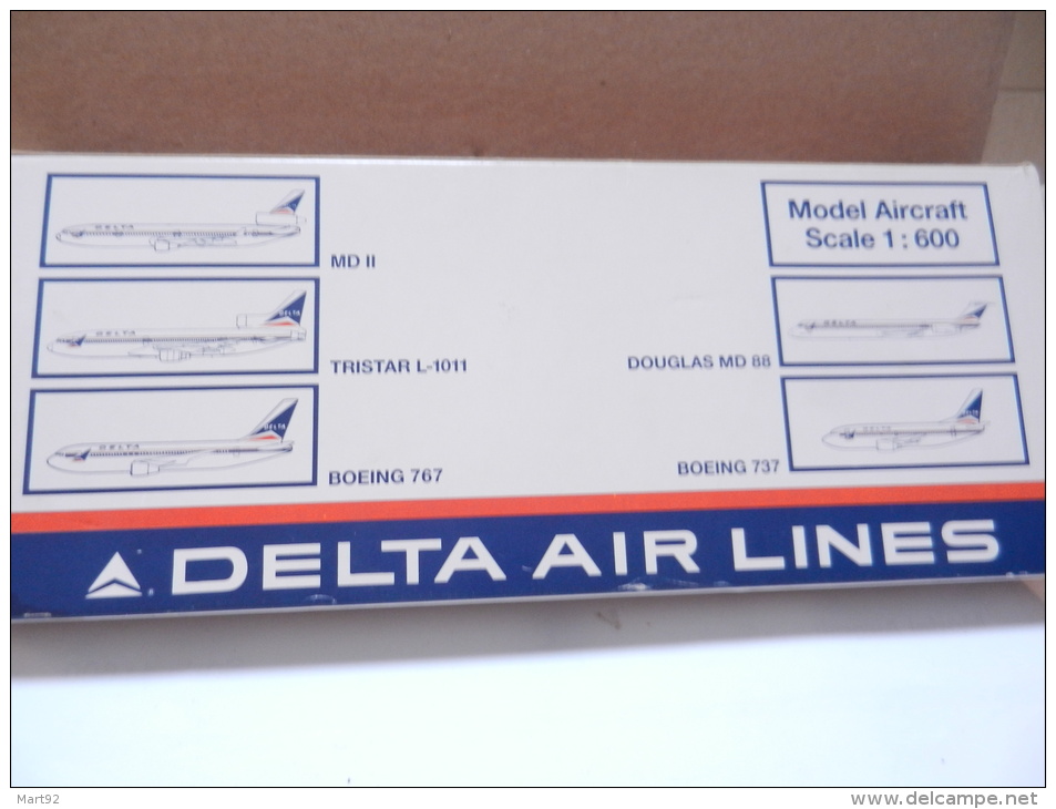 COFFRET PROMOTIONNEL  5 AVIONS EN METAL  AU  1/600 EME DELTA AIR LINES MADE IN RFA - Materiale Promozionale