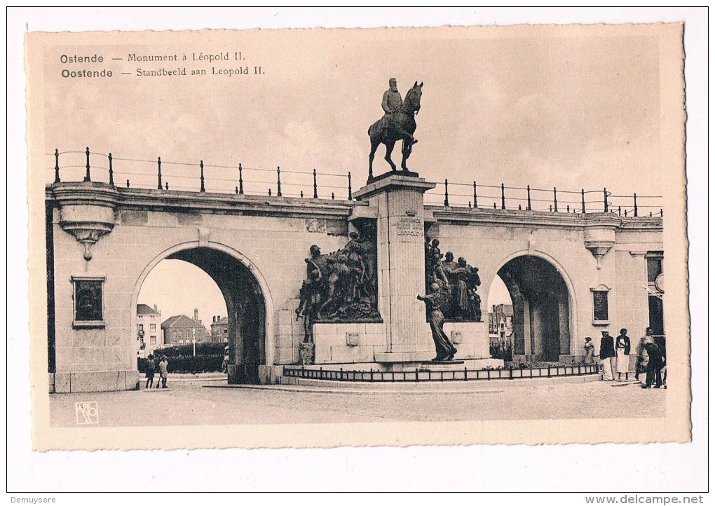 33474 ( 2 Scans ) Ostende Monument à Leopold II - Oostende Standbeeld Aan Leopold II - Oostende