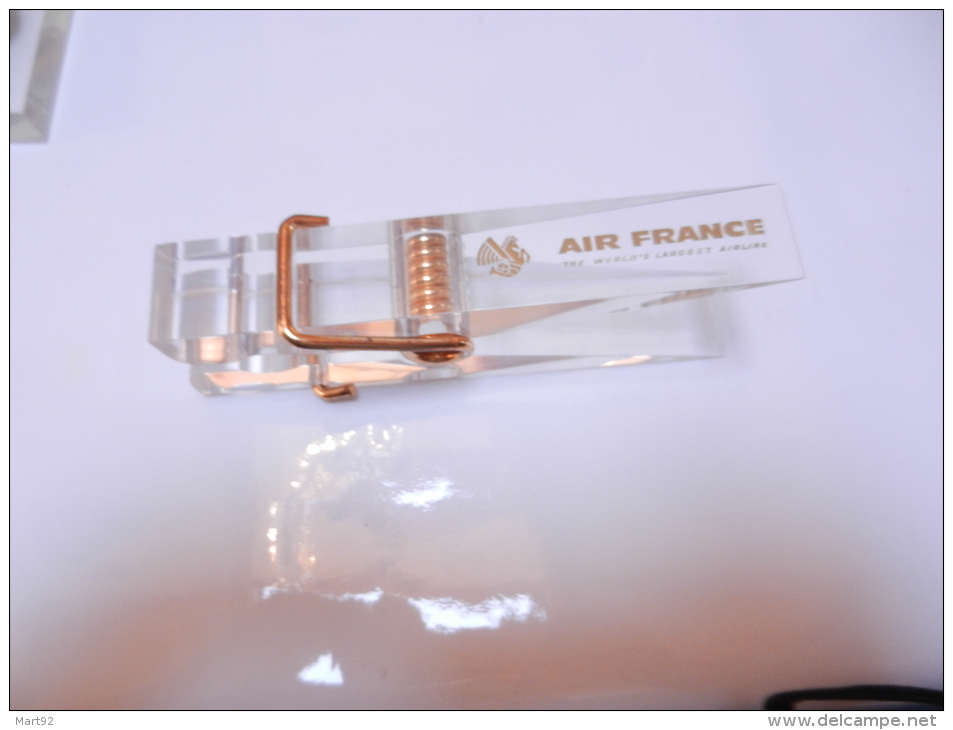 PINCE A LINGE AIR FRANCE  EN PLASTIQUE ANNEES 60 - Giveaways