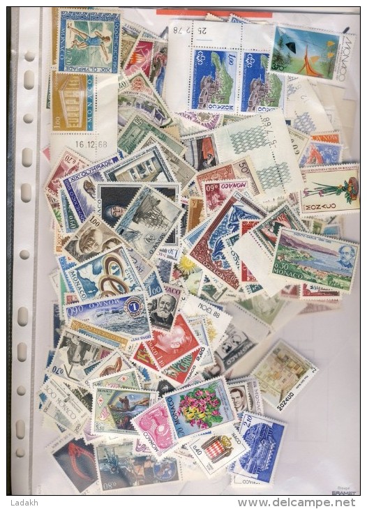 MONACO # VRAC DE 430 TIMBRES NEUFS # QUELQUES TRACES DE CHARNIERE # PEU DE DOUBLE # - Collections, Lots & Séries