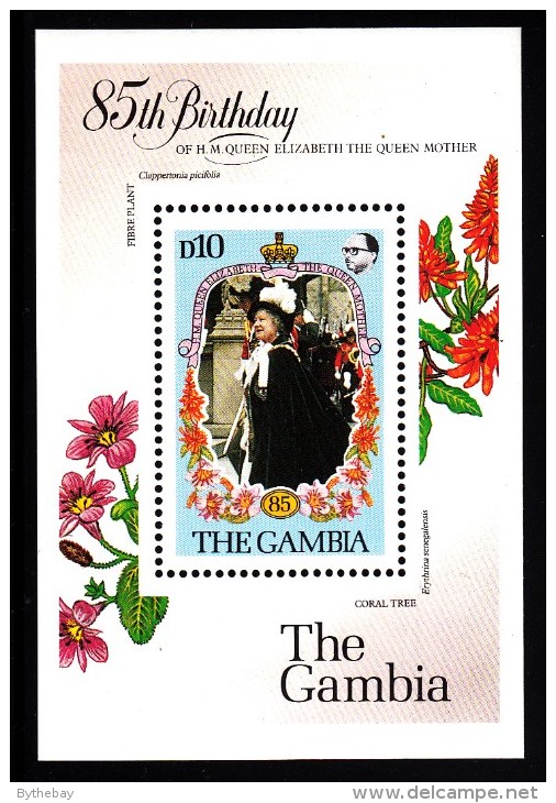 Gambia MNH Scott #559 Souvenir Sheet Queen Mother´s 85th Birthday 10d On Parade With Prince Charles - Gambia (1965-...)