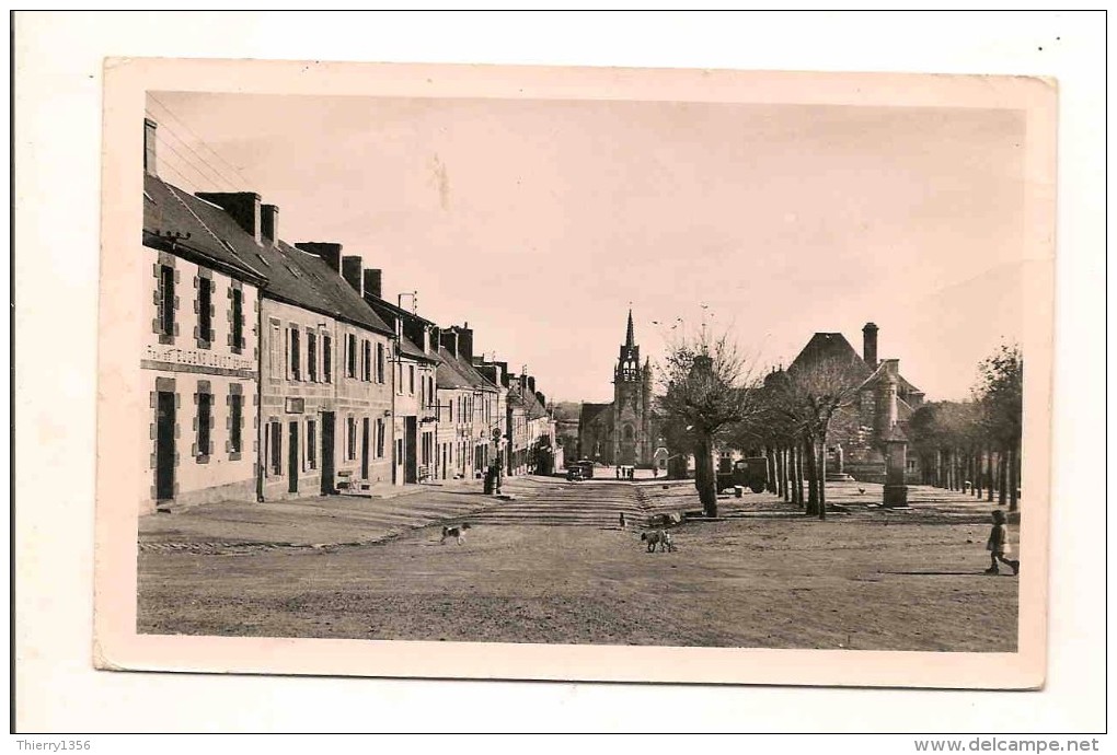 Guerlesquin Le Haut De La Place - Guerlesquin