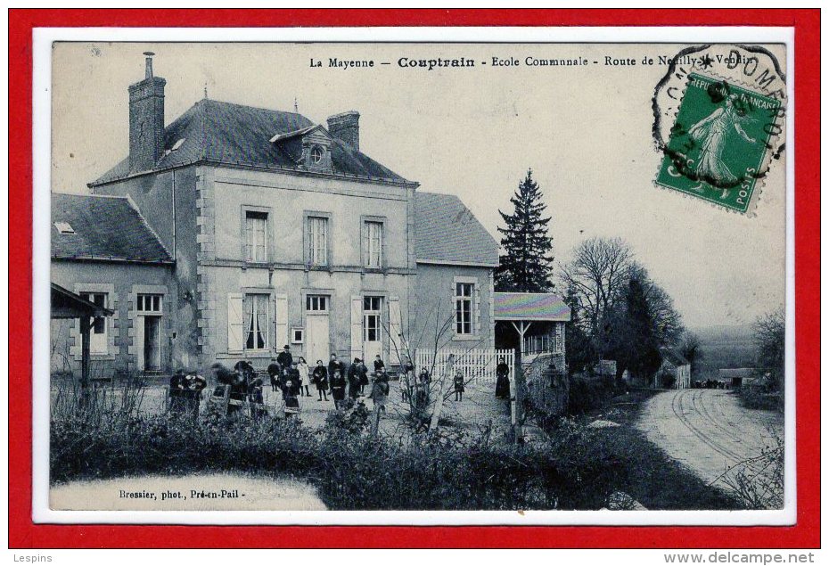 53 - COUPTRAIN -- Ecole Communale - Couptrain