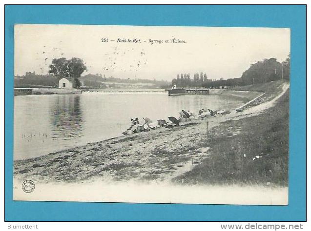 CPA 251 - Laveuses Blanchisseuses Lavandières Barrage Et L'Ecluse BOIS LE ROI 77 - Bois Le Roi