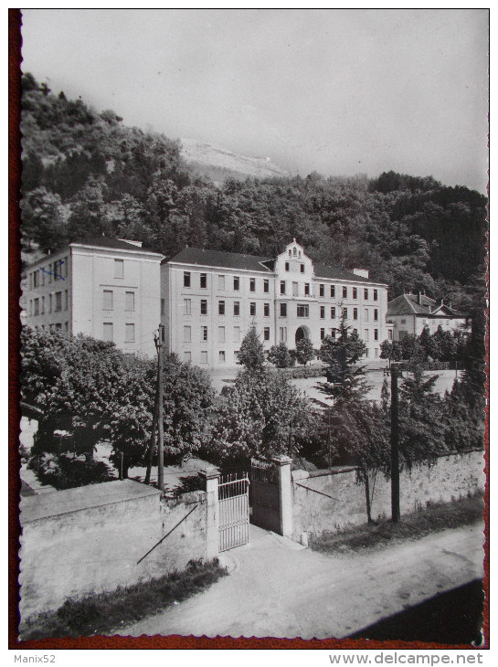 38 - BOISFLEURY - LA TRONCHE - Pensionnat Du Sacré Coeur. (CPSM) - La Tronche