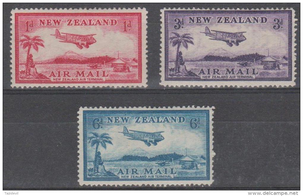 NEW ZEALAND -  1935 Air Mails. Scott C6-8. Mint Hinged * - Luftpost