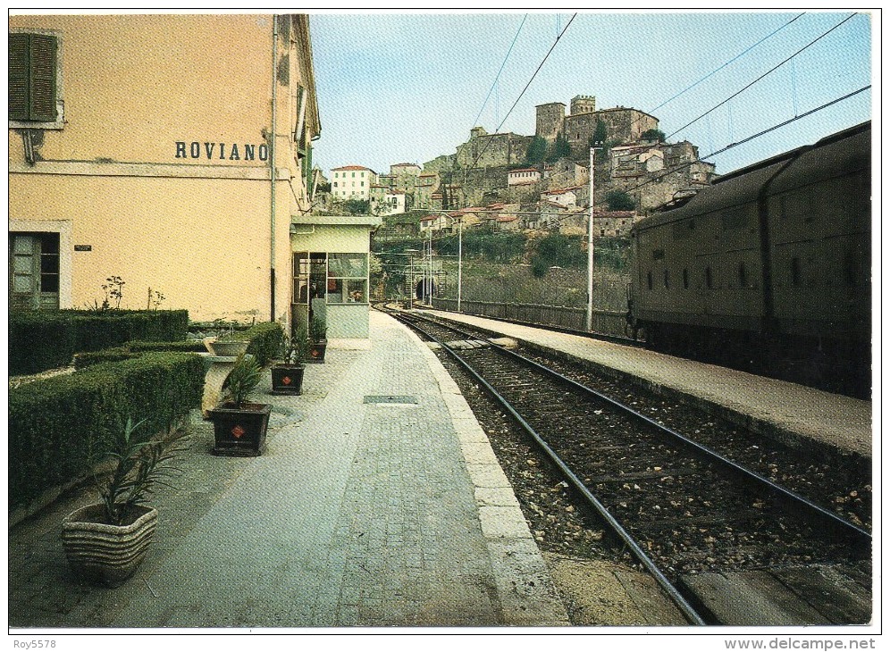 Lazio-roma-roviano Veduta Interno Stazione Ferroviaria Roviano Treno In Transito - Altri & Non Classificati