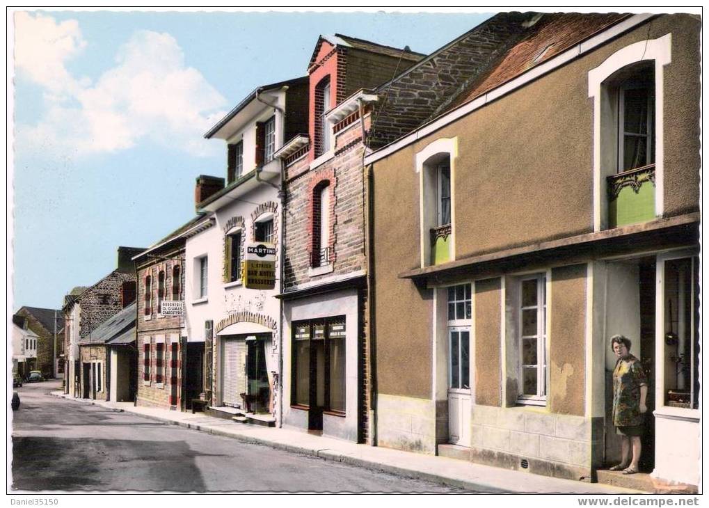 PIRE-sur-SEICHE (35. I-et-V.) Le Bourg CPSM Dentelée GRAND FORMAT Non écrite Réf. Ac 3 - Autres & Non Classés