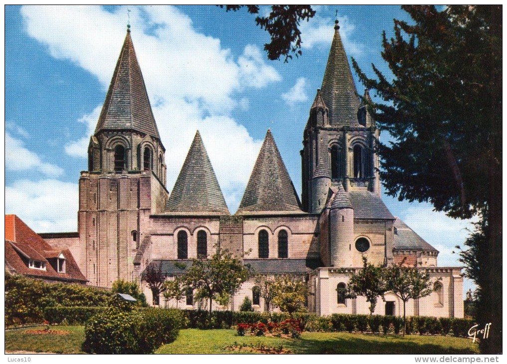 (D) 37  Loches  L Eglise Saint Ours - Loches
