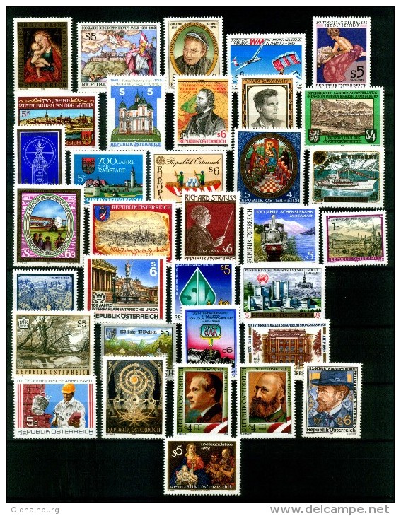 4170: Austria Collection 1979- 1992 in Album, mnh **, 14 years complete (Mi. 722.- €)