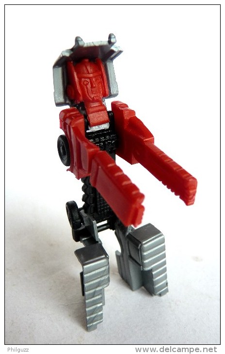 FIGURINE KINDER VOITURE CAMION DE POMPIERS TRANSFORMERS EN ROBOT - 1980's - Figurillas En Metal