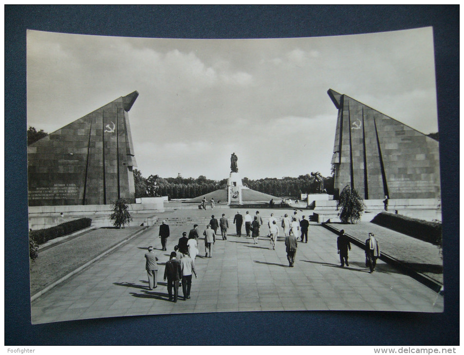 Germany: Sowjetisches Ehrenmal, The Soviet Memorial - Berlin-Treptow - 1960s Unused - Treptow