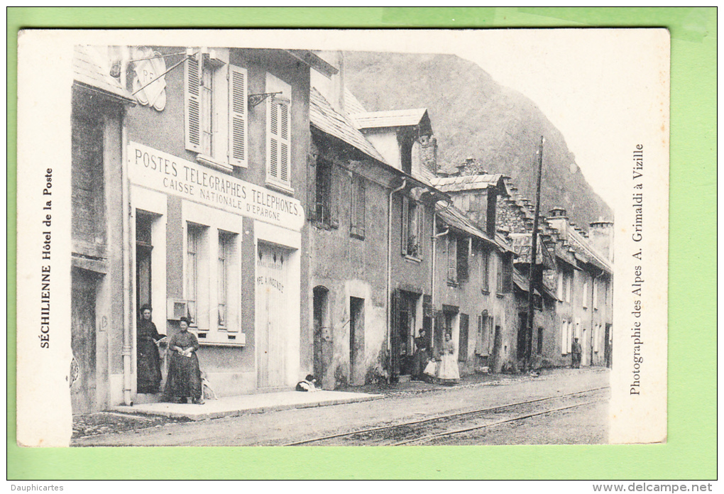 SECHILIENNE - Rue Principale : POSTE Et Caisse D' Epargne -  Beau Plan Animé - Peu Courant - BE - 2 Scans - Autres & Non Classés