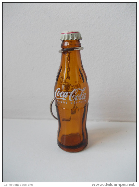 - Ancien Porte Clefs  COCA COLA - - Schlüsselanhänger