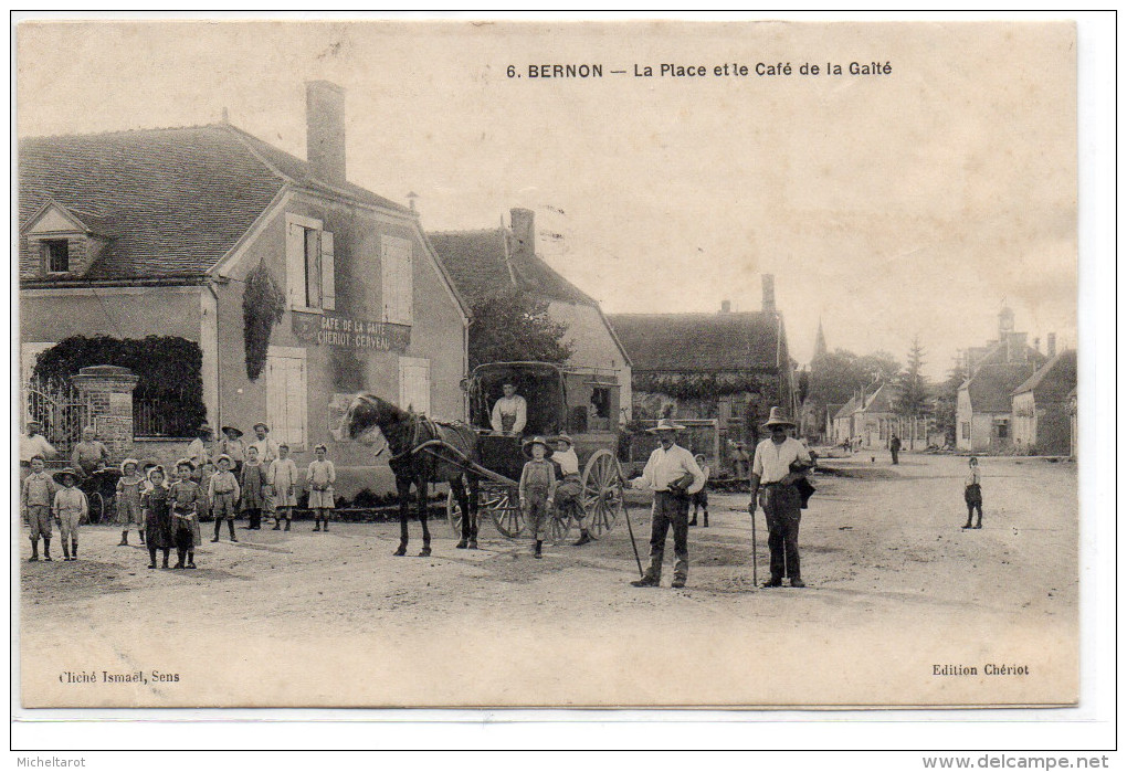 Aube : Bernon : Place Et Café De La Gaîté - Autres & Non Classés