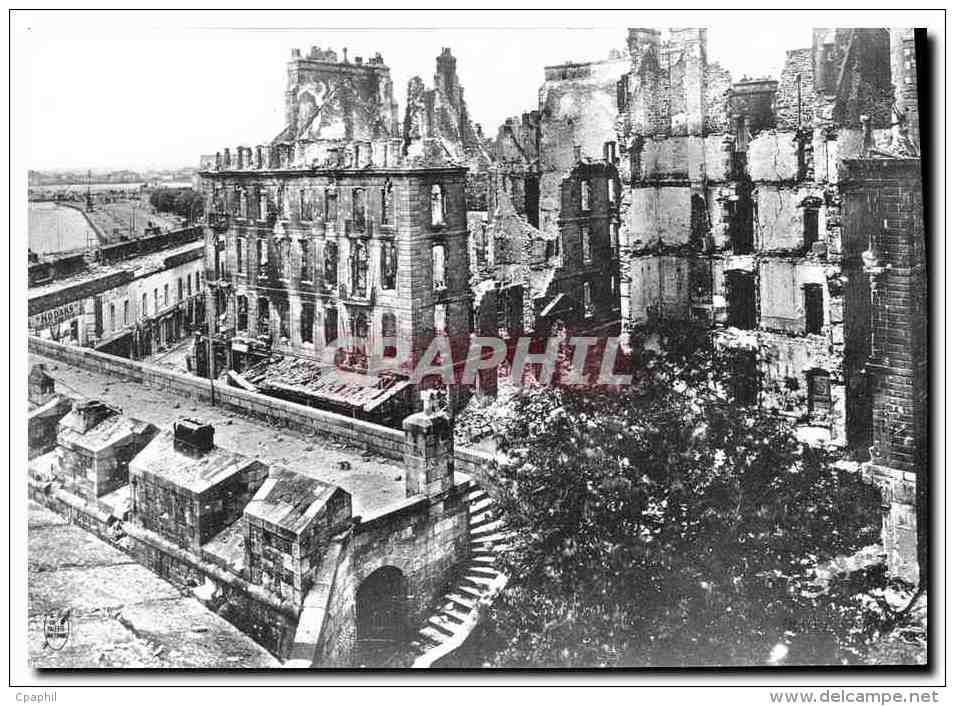 CPM Saint Malo Apres La Bataille De 1944 La Place Chateaubriand Militaria - Saint Malo