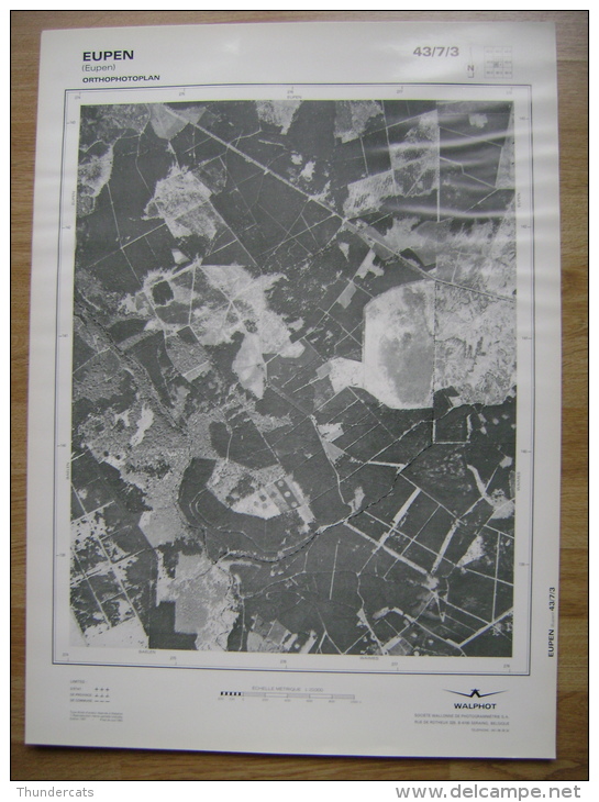 GRAND PHOTO VUE AERIENNE  66 Cm X 48 Cm De 1981  EUPEN - Topographical Maps