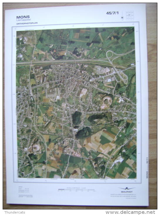 GRAND PHOTO VUE AERIENNE  66 Cm X 48 Cm De 1979  MONS JEMAPPES - Topographical Maps