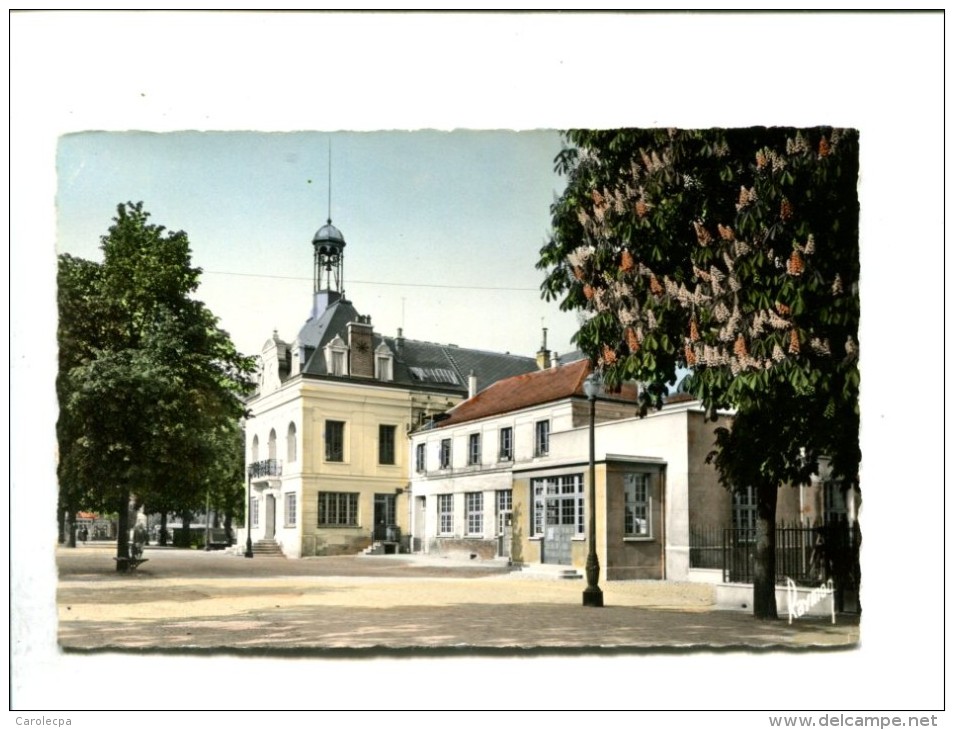 CP - BRY SUR MARNE (94) LA PLACE DE LA MAIRIE - Bry Sur Marne