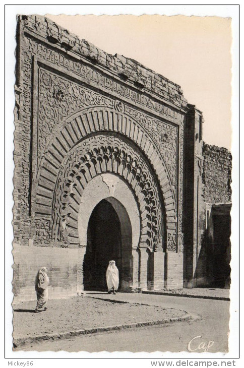 Maroc--MARRAKECH-1955--Bab Aguenaou (petite Animation) Cpsm 9 X 14  N°31 éd CAP--Beau Cachet Marrakech Gueliz + Timbre - Marrakech