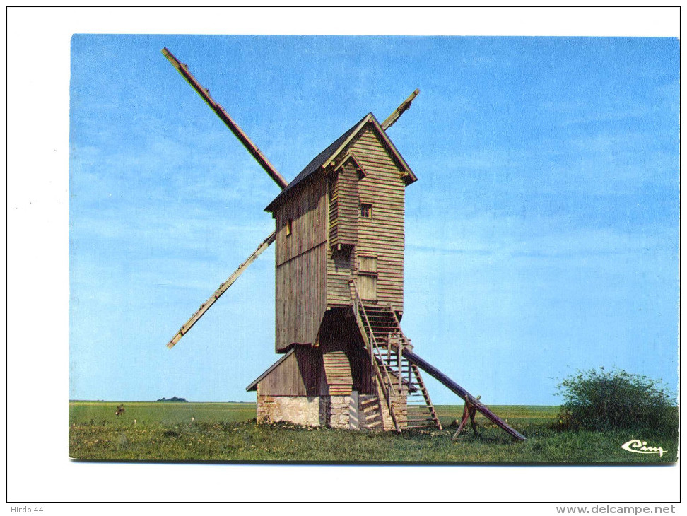 (CPM) : Patay (45) : Le Moulin De Lignerolles - Sloulas (classé Monument Historique, Restauré En 1974) - Moulins à Vent