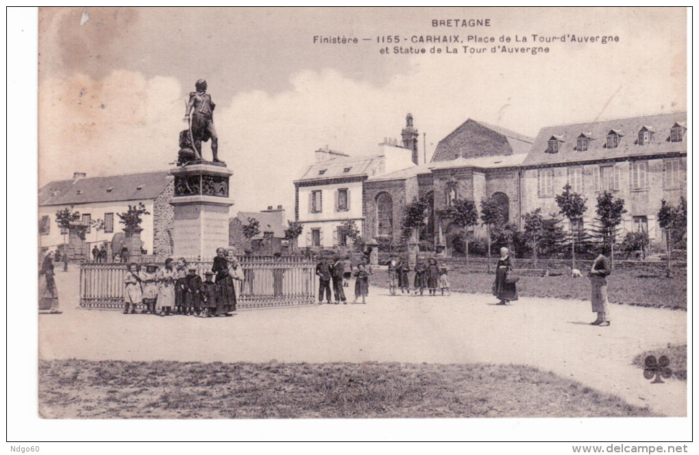 Carhaix - Place De La Tour D'Auvergne Et Statue De La Tour D'Auvergne - Carhaix-Plouguer