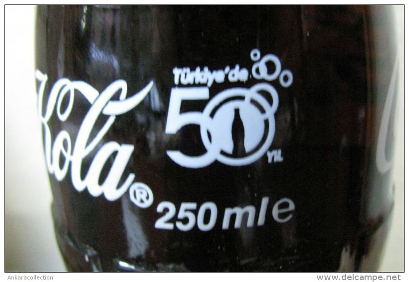 AC - 50th ANNIVERSARY OF COCA COLA IN TURKEY 2014 EMPTY GLASS BOTTLE & CROWN CAP 250 Ml - Bottiglie