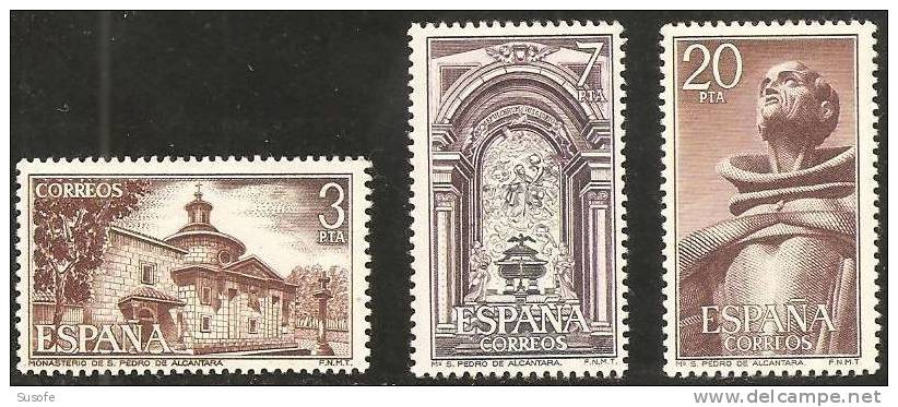 España 1976 Edifil 2375/7 Sellos ** Monasterio San Pedro De Alcantara Vista General, Interior Y San Pedro Completa Spain - Nuevos