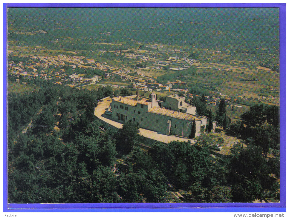 Carte Postale 83. Le Beausset Vieux Vue D'avion  Trés Beau Plan - Le Beausset