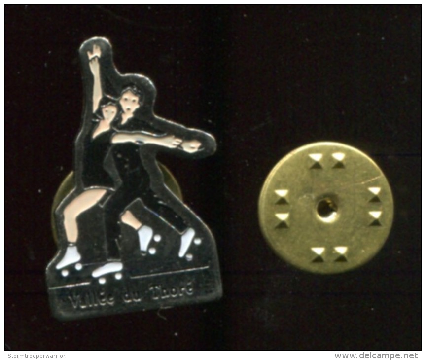 Pin´s - Patinage Artistique Sur Roulette - VALLE DU THORE - Femme Homme - Patinage Artistique