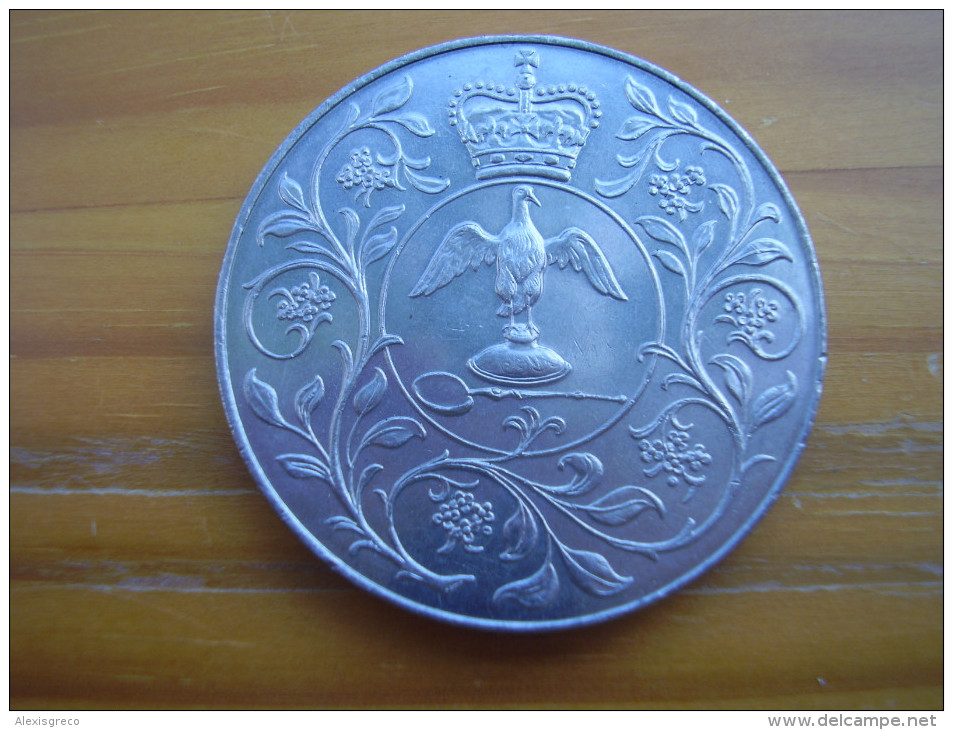 Great Britain 1977 ELIZABETH II TWENTY FIVE PENCE SILVER JUBILEE UNCIRCULATED COIN. - 25 New Pence