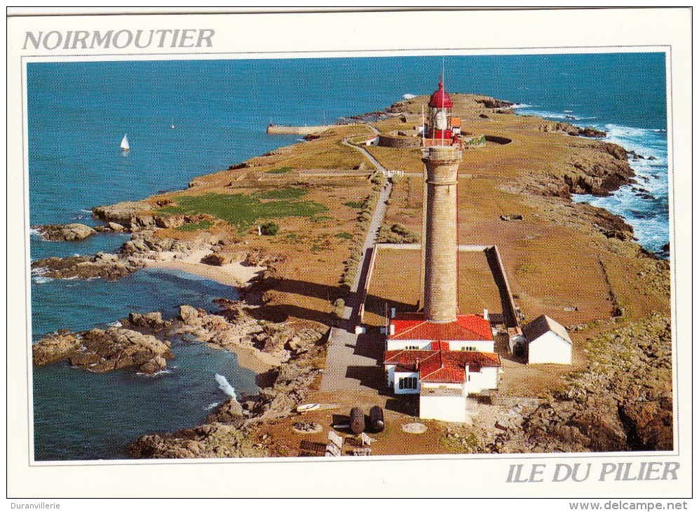 85 - ILE De NOIRMOUTIER - Le Phare Et L´Ile Du Pilier - Le Gois. - Ile De Noirmoutier