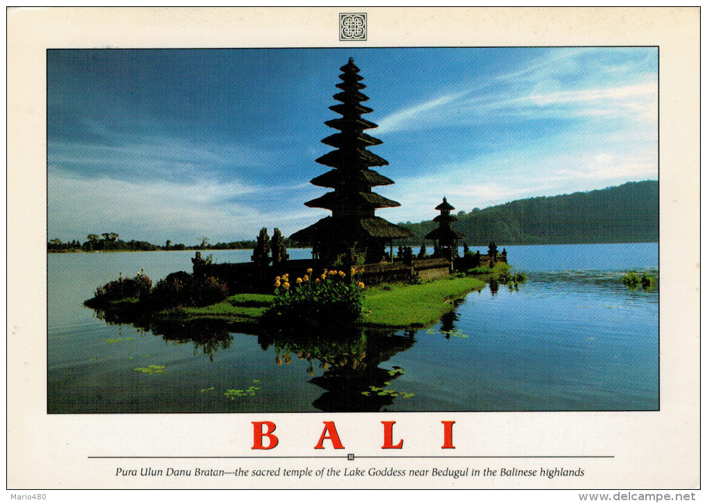 BALI  THE SACRED TEMPLE OF THE LAKE GODDESS     MAXCARD  11,5X16,5    (VIAGGIATA) - Indonesia