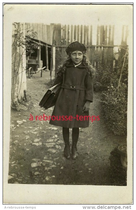 Carte Photo-Issoudun En 1919-fillette Nommée Jeannette Partant Pour L'école?-mode Enfant-joli Manteau - Anonymous Persons