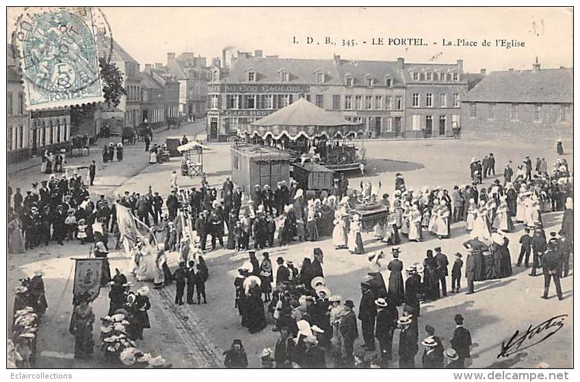 Le Portel    62     La Place. Manège Et Procession - Le Portel