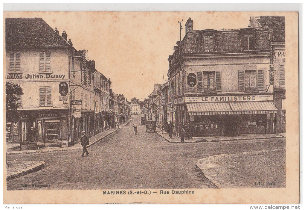 MARINES (95). Rue Dauphine. Magasins: Le Familistère, De Vins Julien Damoy - Marines