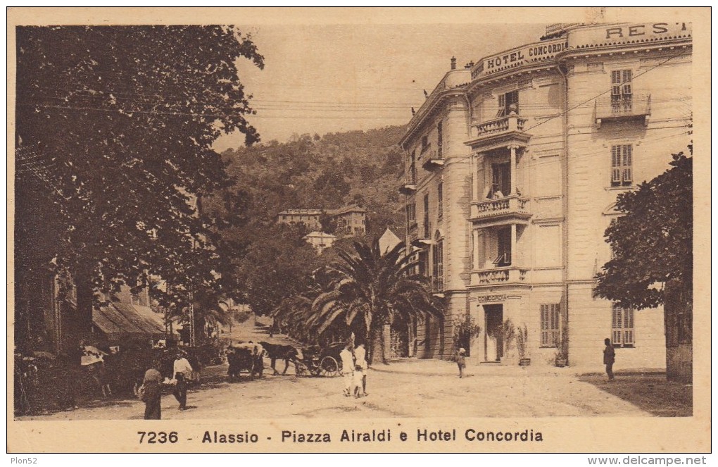 10269-ALASSIO(SAVONA)-PIAZZA AIRALDI E HOTEL CONCORDIA-ANIMATA-1930-FP - Savona