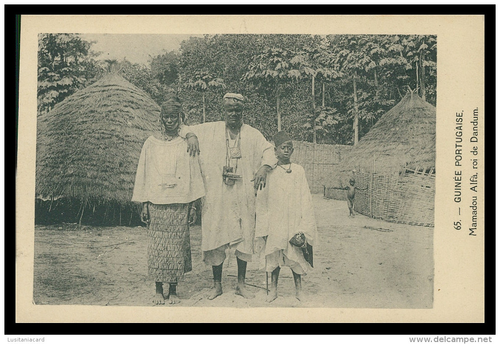 GUINÉ -BISSAU - COSTUMES - Mamadou Alfá, Roi De Dandum( Ed. D. A. Longuet Nº 65) Carte Postale - Guinea Bissau